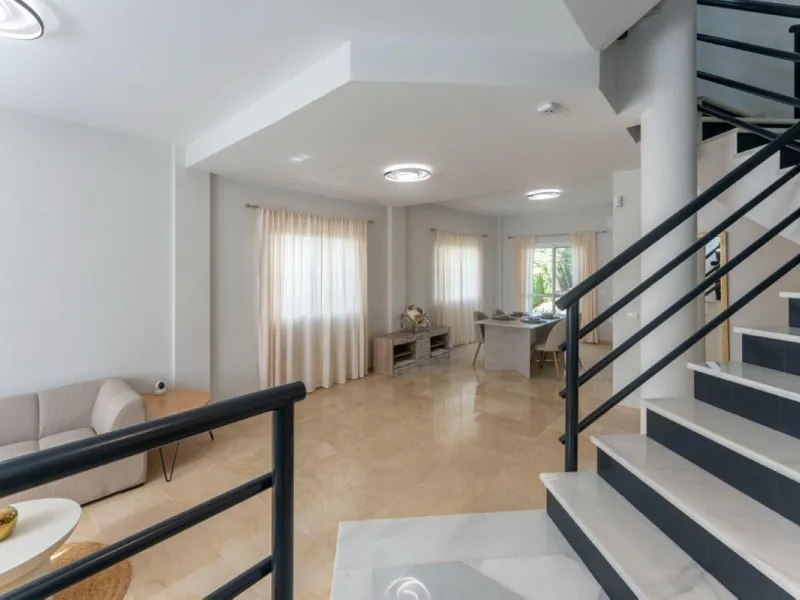 Fabulous location, fabulous house, fabulous views!!!  This semi detached newly refurbished property is located   in Artola Alta, Marbella...just a short walk into the pretty marina of Cabopino, with its luxury yachts, bars, restaurants and famous sandy be