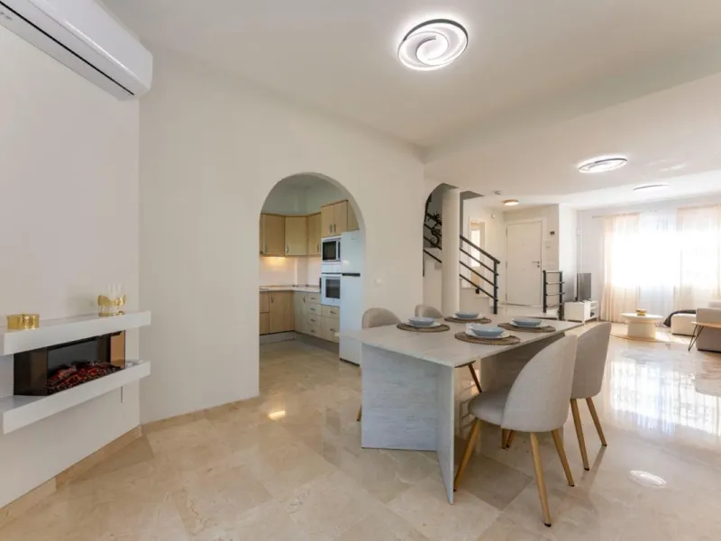 Fabulous location, fabulous house, fabulous views!!!  This semi detached newly refurbished property is located   in Artola Alta, Marbella...just a short walk into the pretty marina of Cabopino, with its luxury yachts, bars, restaurants and famous sandy be