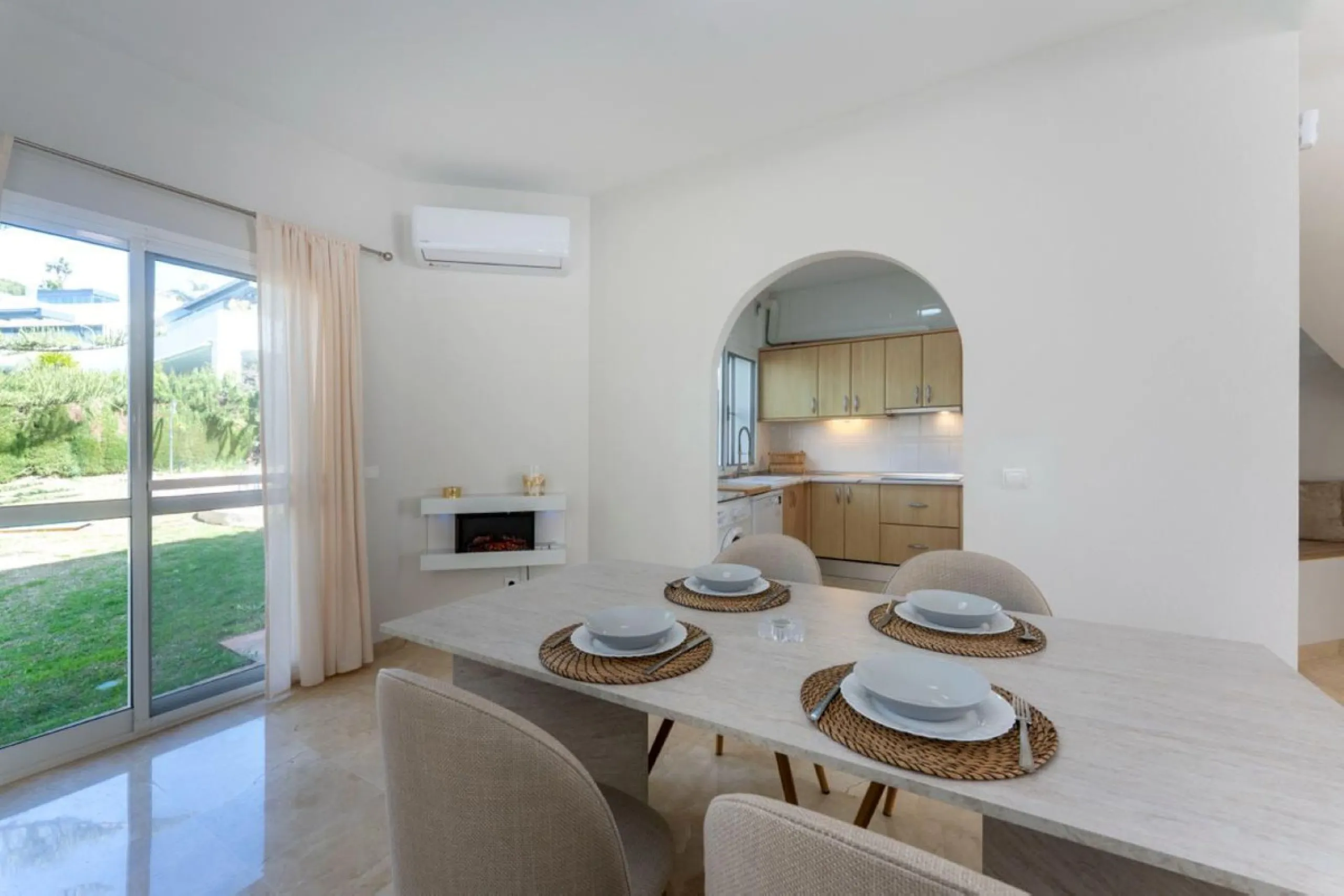 Fabulous location, fabulous house, fabulous views!!!  This semi detached newly refurbished property is located   in Artola Alta, Marbella...just a short walk into the pretty marina of Cabopino, with its luxury yachts, bars, restaurants and famous sandy be