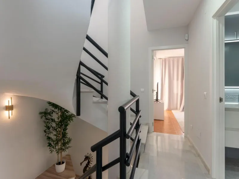 Fabulous location, fabulous house, fabulous views!!!  This semi detached newly refurbished property is located   in Artola Alta, Marbella...just a short walk into the pretty marina of Cabopino, with its luxury yachts, bars, restaurants and famous sandy be