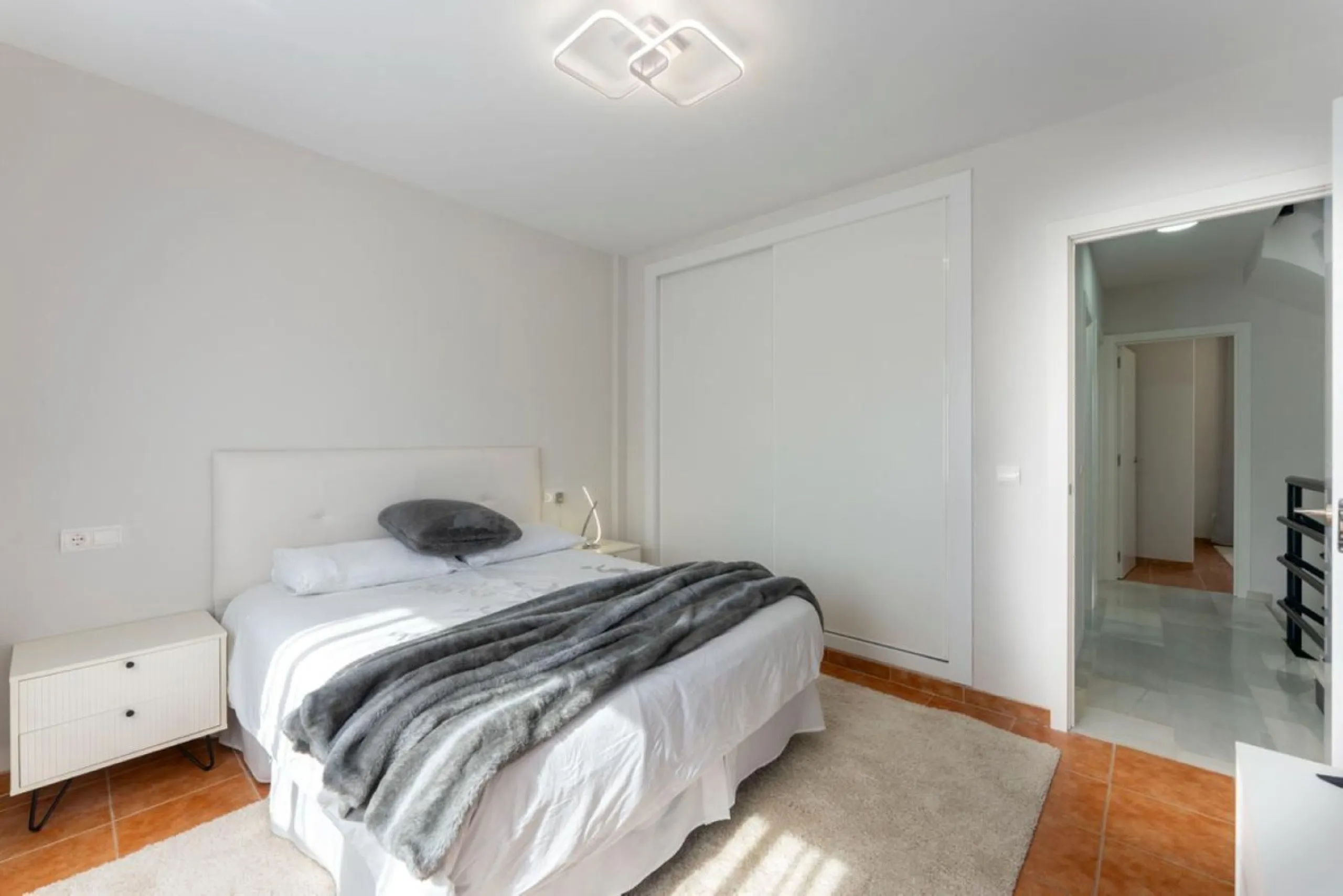 Fabulous location, fabulous house, fabulous views!!!  This semi detached newly refurbished property is located   in Artola Alta, Marbella...just a short walk into the pretty marina of Cabopino, with its luxury yachts, bars, restaurants and famous sandy be
