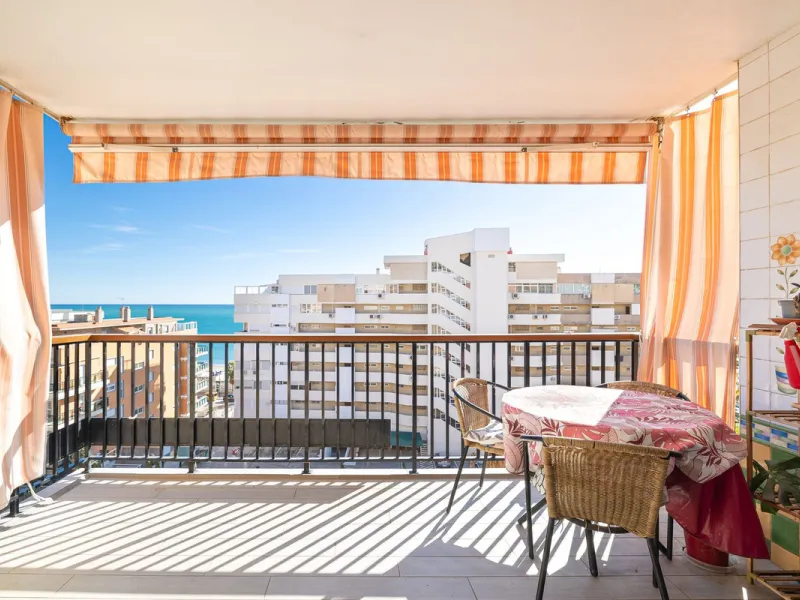 Apartment - Middle Floor Apartment в продаже в Fuengirola, Málaga. В доме 2 спален и 2 ванных комнат. Площадь дома 75 м²