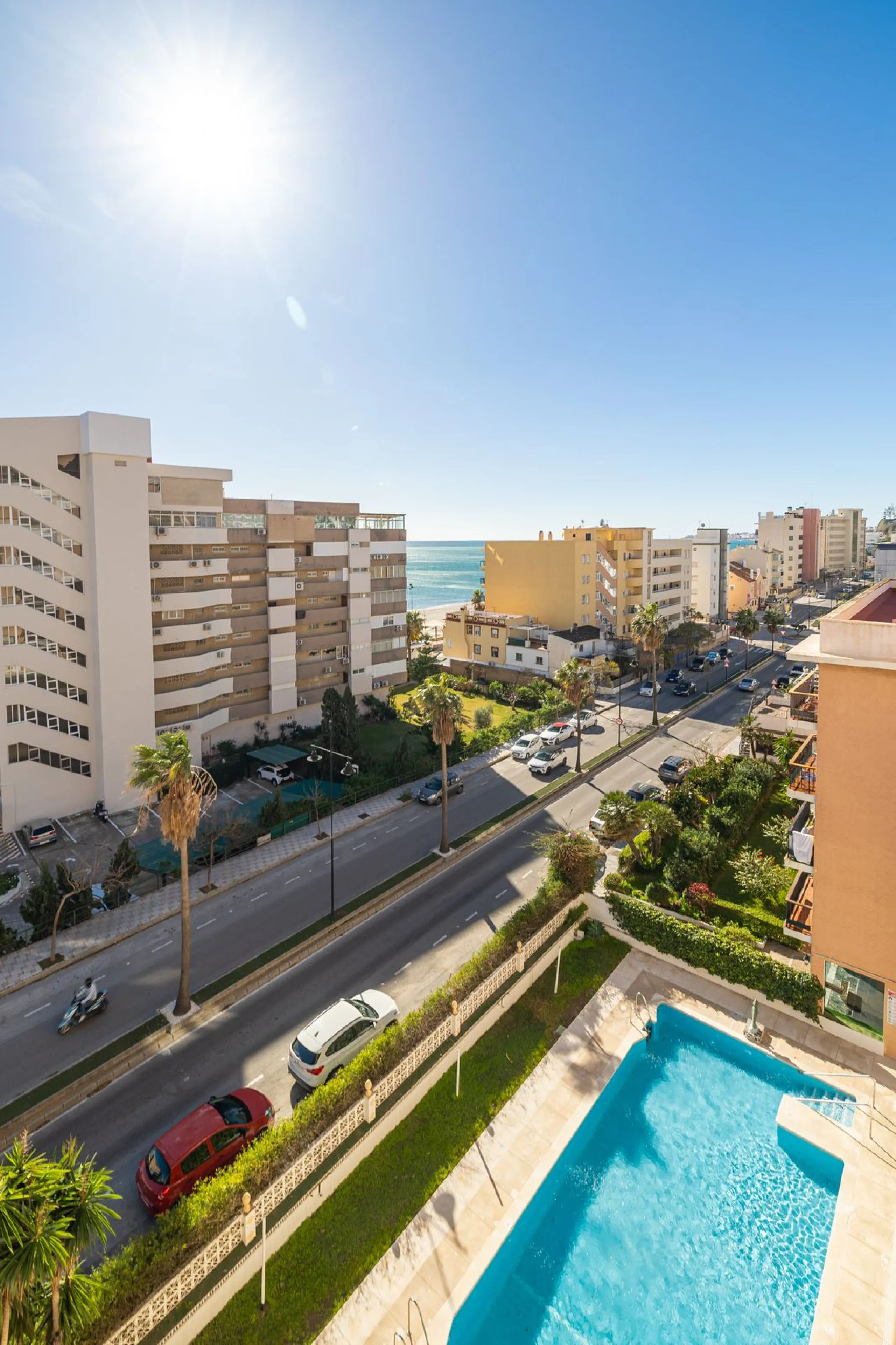 Apartment - Middle Floor Apartment в продаже в Fuengirola, Málaga. В доме 2 спален и 2 ванных комнат. Площадь дома 75 м²