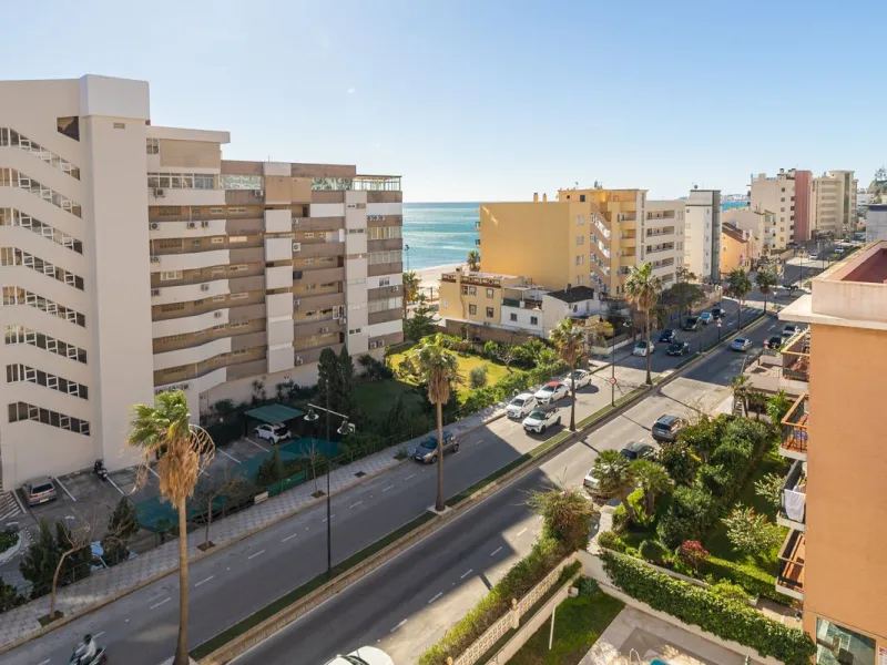 Apartment - Middle Floor Apartment в продаже в Fuengirola, Málaga. В доме 2 спален и 2 ванных комнат. Площадь дома 75 м²