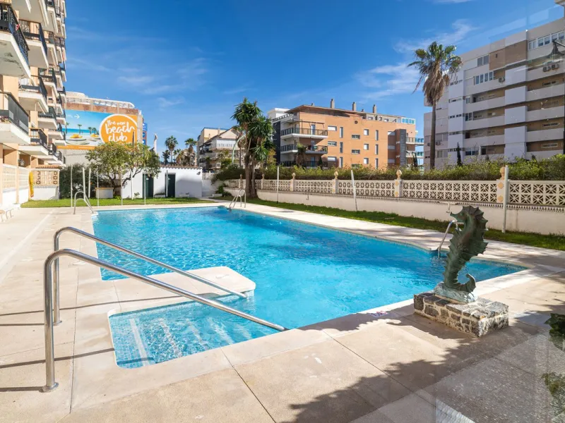Apartment - Middle Floor Apartment в продаже в Fuengirola, Málaga. В доме 2 спален и 2 ванных комнат. Площадь дома 75 м²