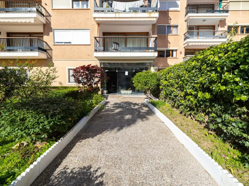 Apartment - Middle Floor Apartment в продаже в Fuengirola, Málaga. В доме 2 спален и 2 ванных комнат. Площадь дома 75 м²