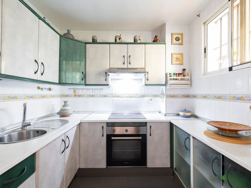Apartment - Middle Floor Apartment в продаже в Fuengirola, Málaga. В доме 2 спален и 2 ванных комнат. Площадь дома 75 м²