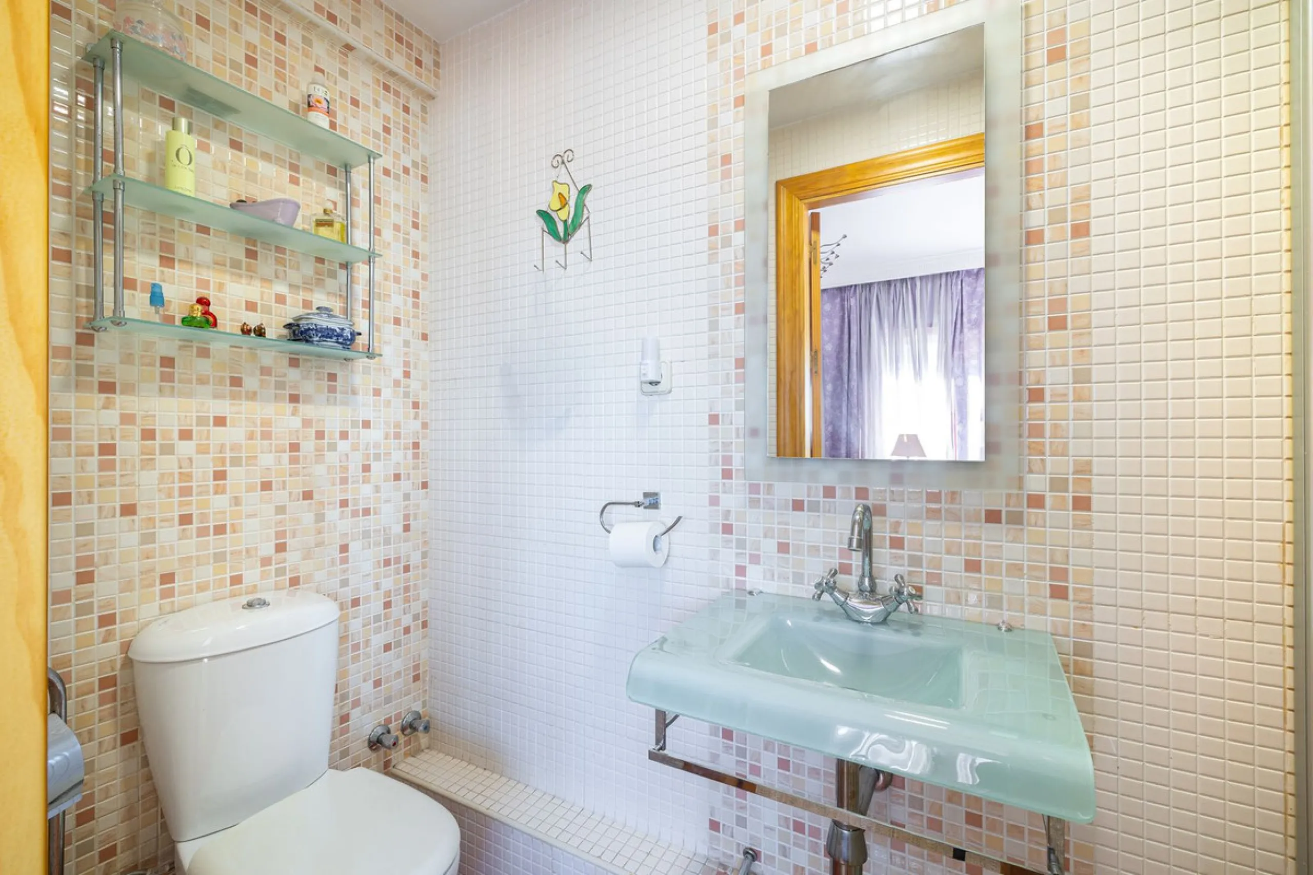 Apartment - Middle Floor Apartment в продаже в Fuengirola, Málaga. В доме 2 спален и 2 ванных комнат. Площадь дома 75 м²