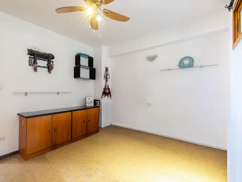 Apartment - Middle Floor Apartment в продаже в Fuengirola, Málaga. В доме 2 спален и 2 ванных комнат. Площадь дома 75 м²