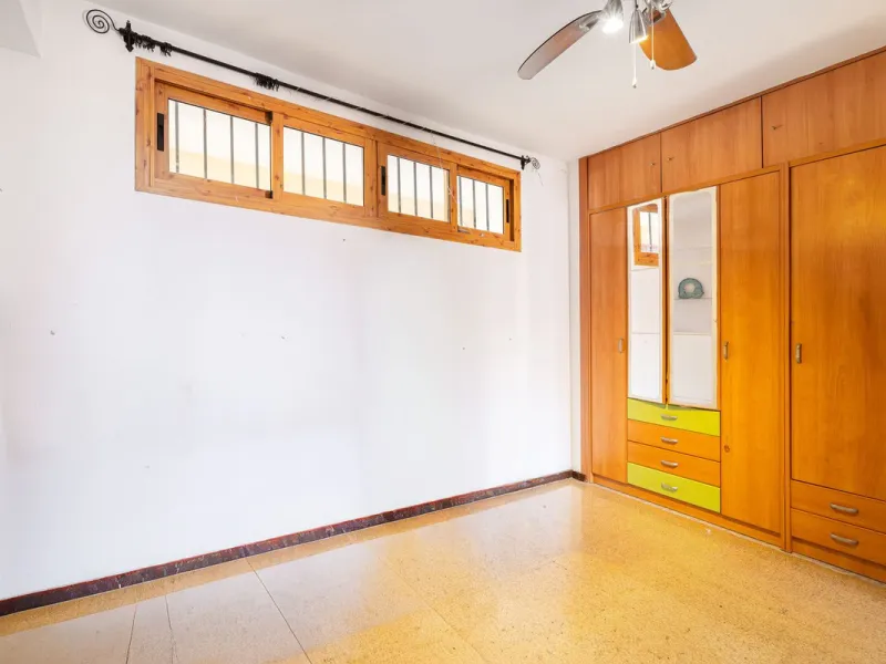 Apartment - Middle Floor Apartment в продаже в Fuengirola, Málaga. В доме 2 спален и 2 ванных комнат. Площадь дома 75 м²