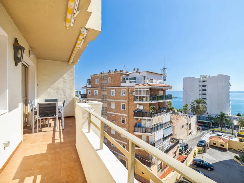 Discover your new home just a few steps from the sea! This spectacular flat for sale, with a surface area of 207 m², offers everything you need to enjoy a comfortable and relaxing life. Located in a privileged area, close to all services, this property ha
