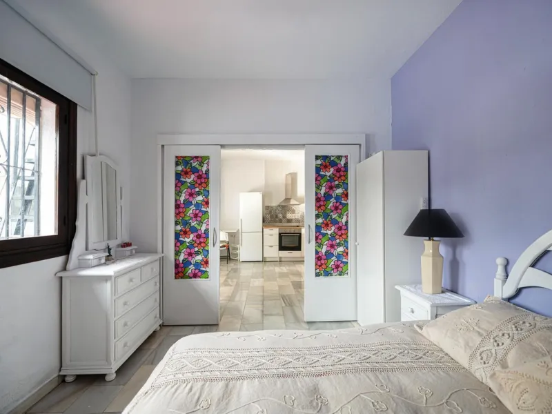Pueblo Evita is an Andalusian-style complex situated a 5-minute walk from Benalmádena beach. It features beautiful swimming pools, its own restaurants and excellent transport links. Pueblo Evita is adjacent to a tennis and padel club. It is 2 km from the 