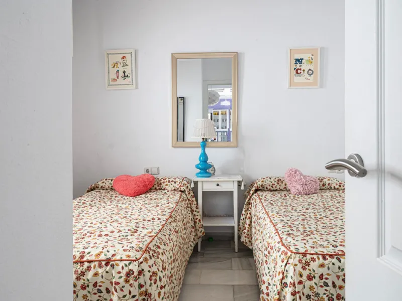 Pueblo Evita is an Andalusian-style complex situated a 5-minute walk from Benalmádena beach. It features beautiful swimming pools, its own restaurants and excellent transport links. Pueblo Evita is adjacent to a tennis and padel club. It is 2 km from the 