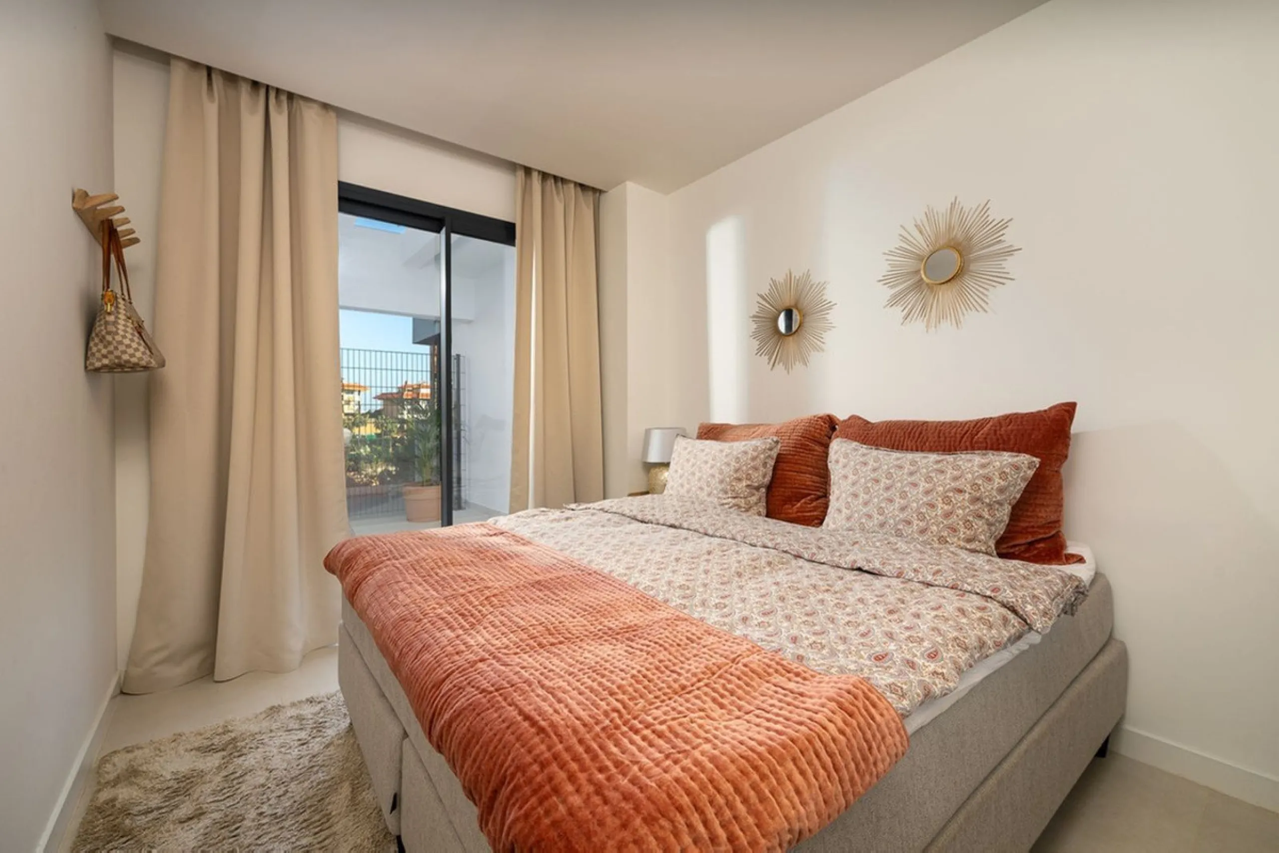 APARTMENT WITH TOURIST LICENSE.
