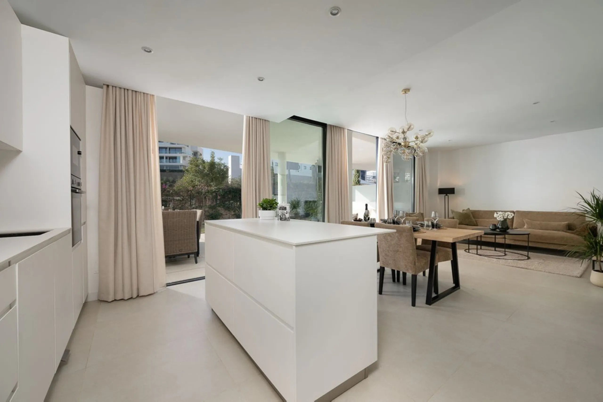 APARTMENT WITH TOURIST LICENSE.