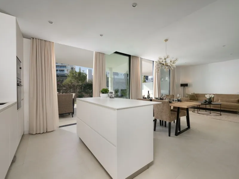 APARTMENT WITH TOURIST LICENSE.