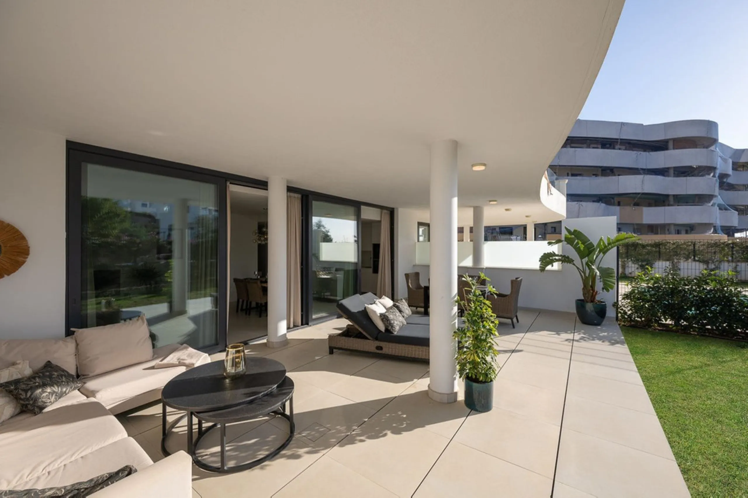 APARTMENT WITH TOURIST LICENSE.