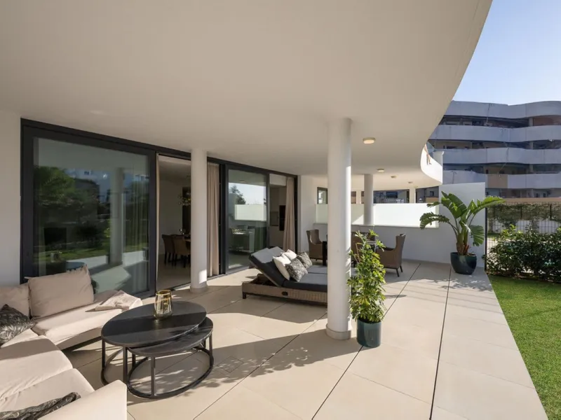 APARTMENT WITH TOURIST LICENSE.