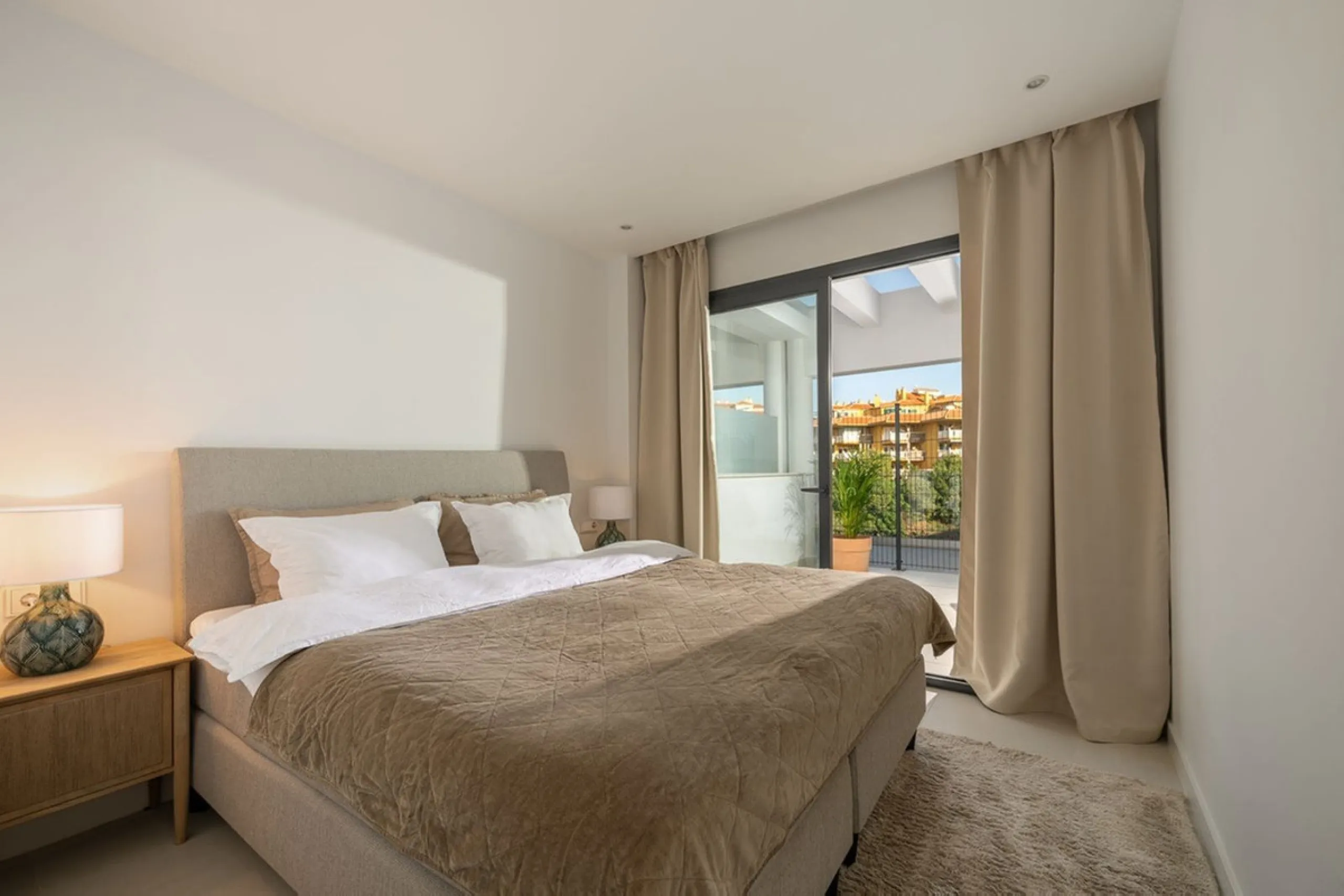 APARTMENT WITH TOURIST LICENSE.