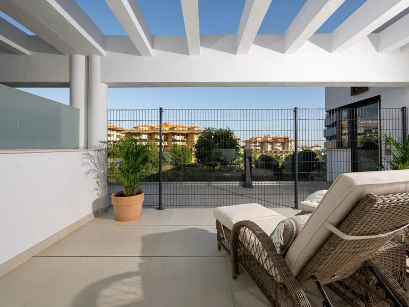 APARTMENT WITH TOURIST LICENSE.