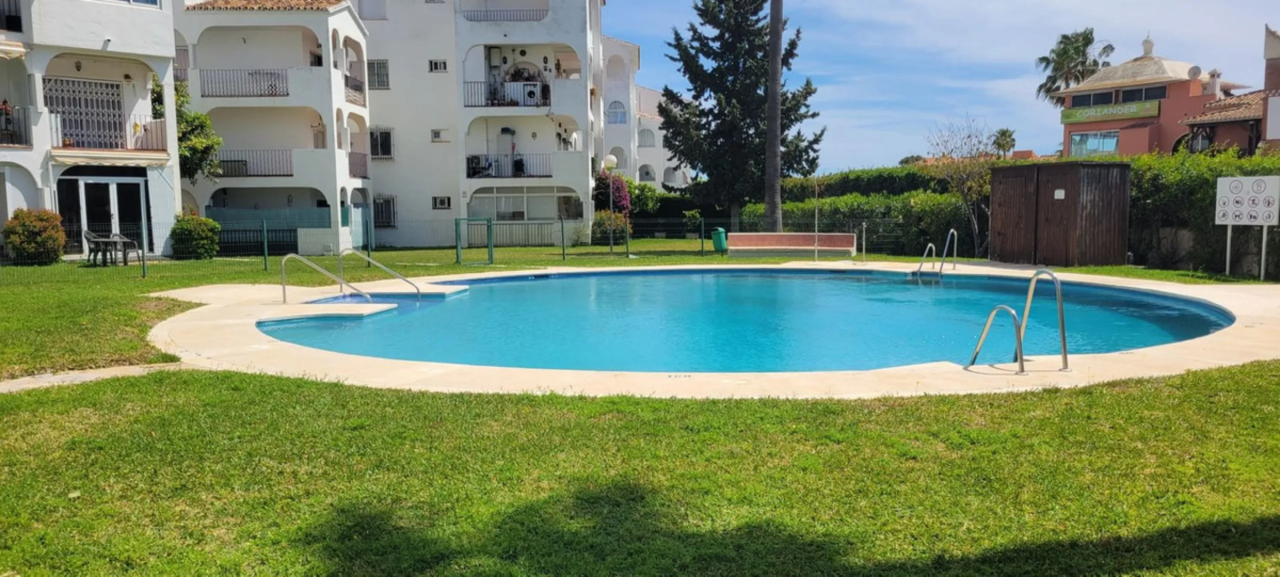 Apartment - Ground Floor Apartment в продаже в Mijas, Málaga. В доме 2 спален и 1 ванных комнат. Площадь дома 120 м². Площадь участка 20 м²