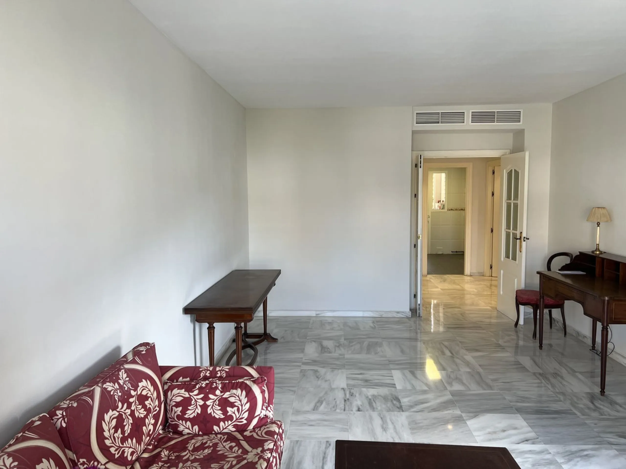 Apartment - Middle Floor Apartment в продаже в Málaga, Málaga. В доме 2 спален и 2 ванных комнат. Площадь дома 123 м²