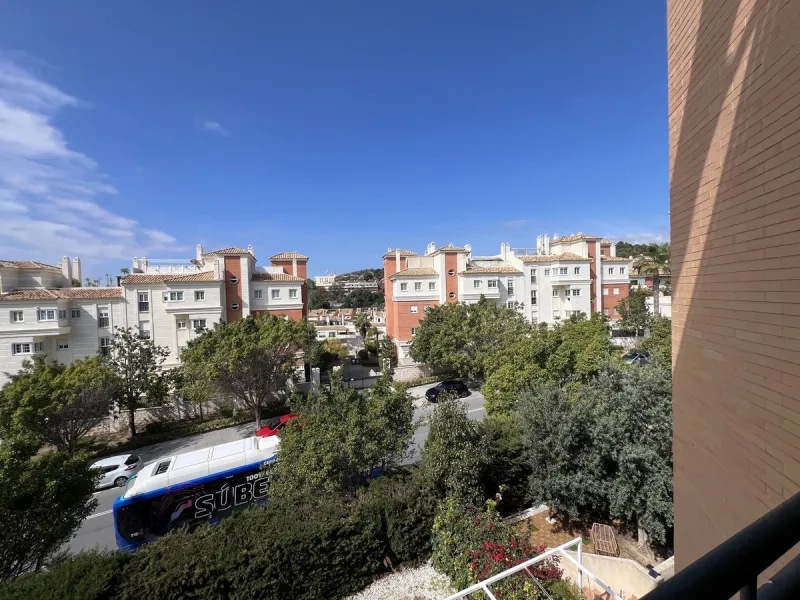 Apartment - Middle Floor Apartment в продаже в Málaga, Málaga. В доме 2 спален и 2 ванных комнат. Площадь дома 123 м²