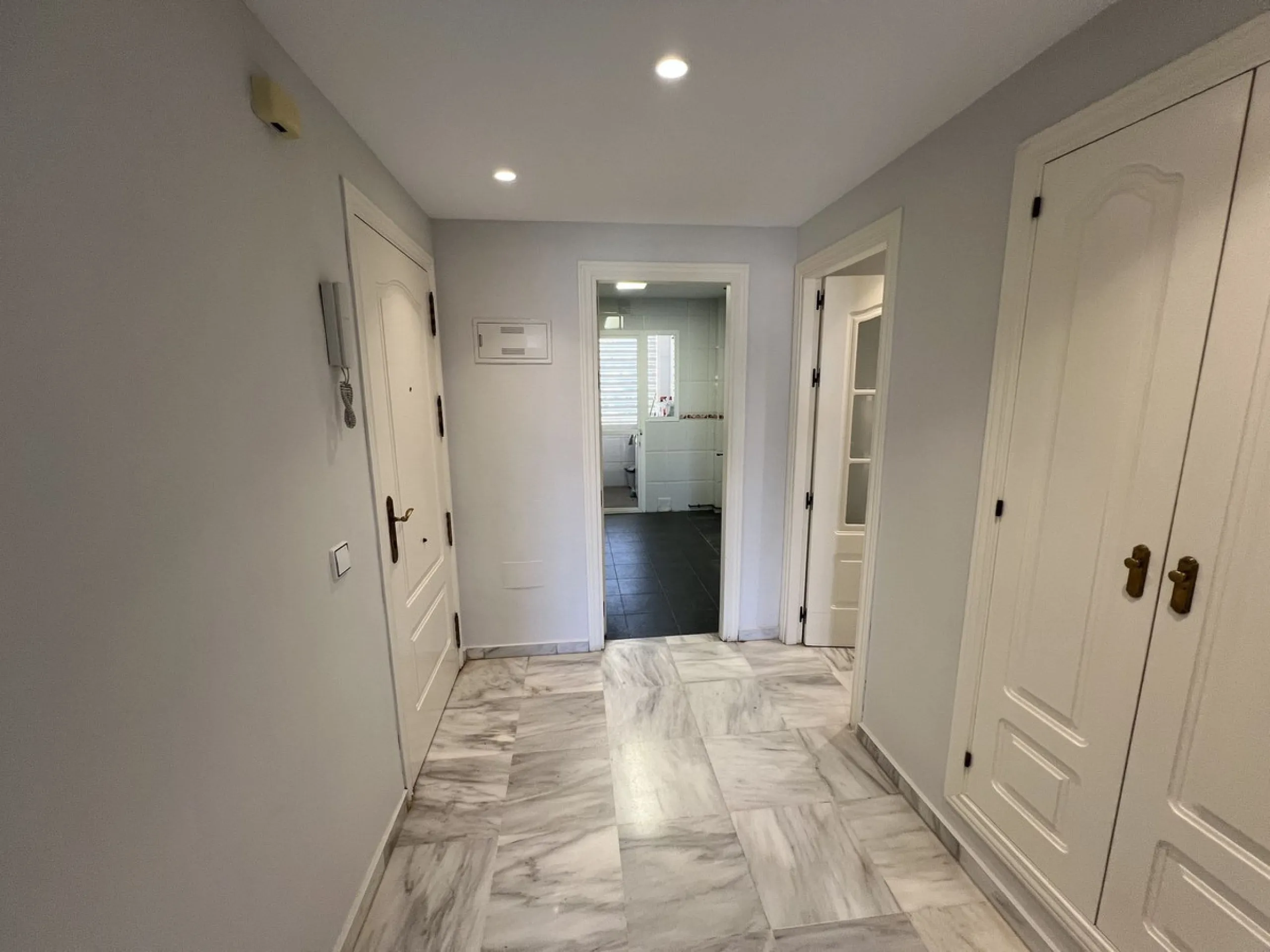 Apartment - Middle Floor Apartment в продаже в Málaga, Málaga. В доме 2 спален и 2 ванных комнат. Площадь дома 123 м²