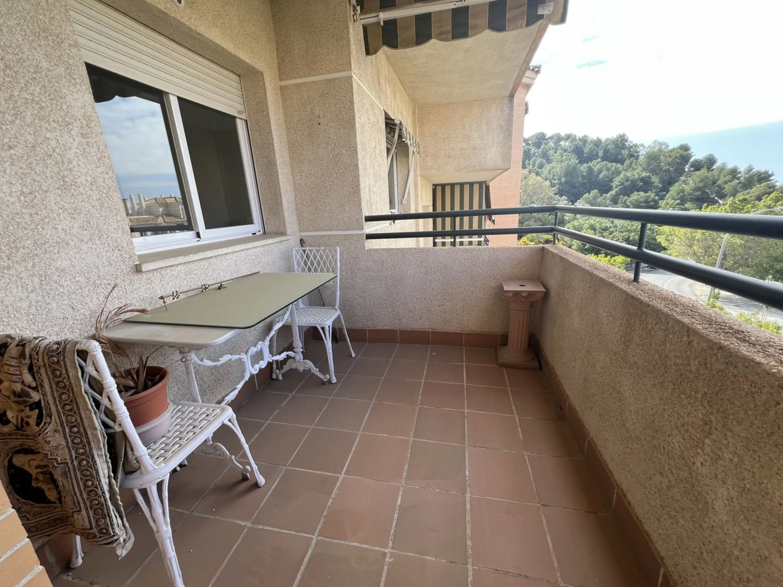 Apartment - Middle Floor Apartment в продаже в Málaga, Málaga. В доме 2 спален и 2 ванных комнат. Площадь дома 123 м²