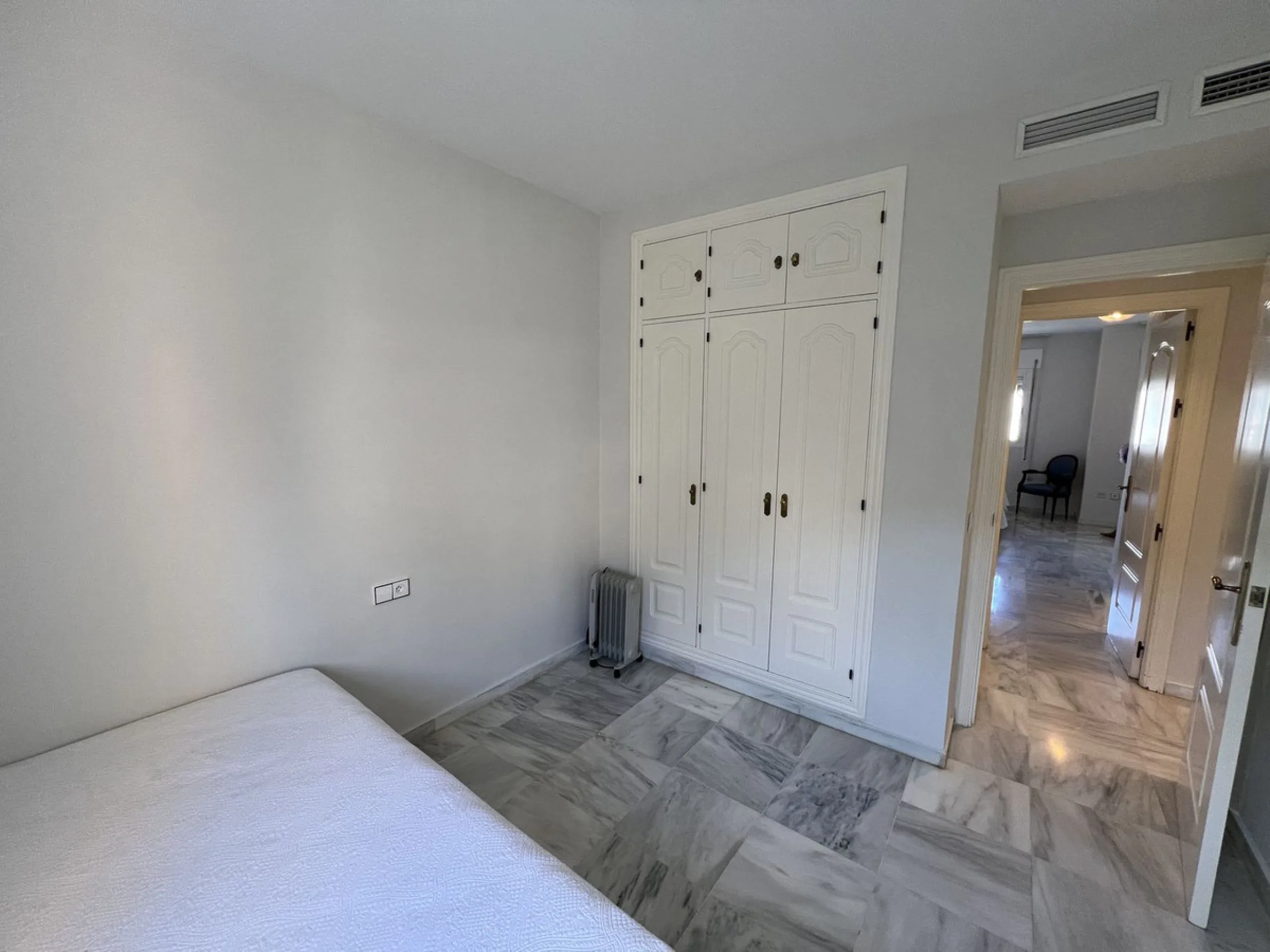 Apartment - Middle Floor Apartment в продаже в Málaga, Málaga. В доме 2 спален и 2 ванных комнат. Площадь дома 123 м²