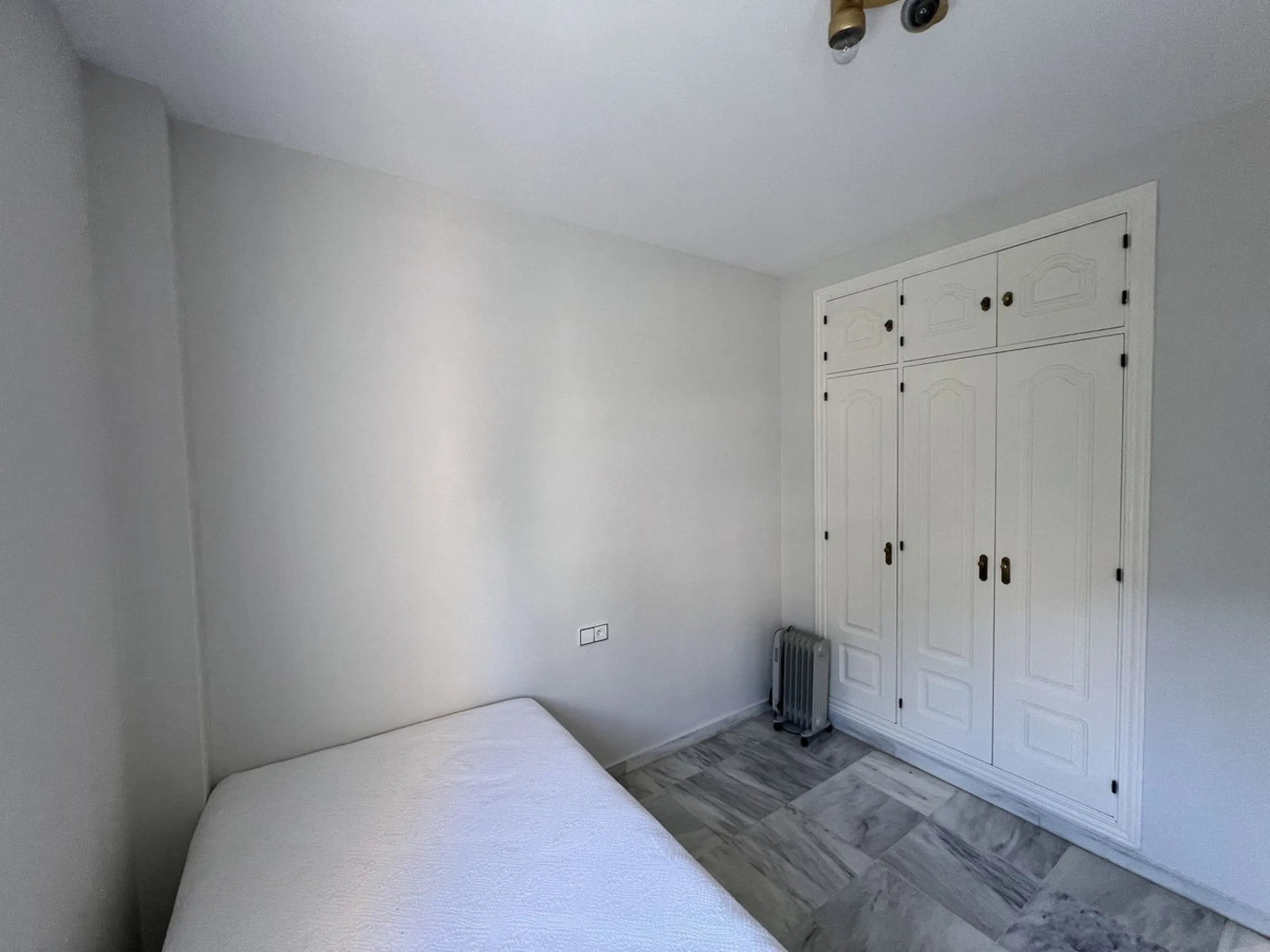 Apartment - Middle Floor Apartment в продаже в Málaga, Málaga. В доме 2 спален и 2 ванных комнат. Площадь дома 123 м²