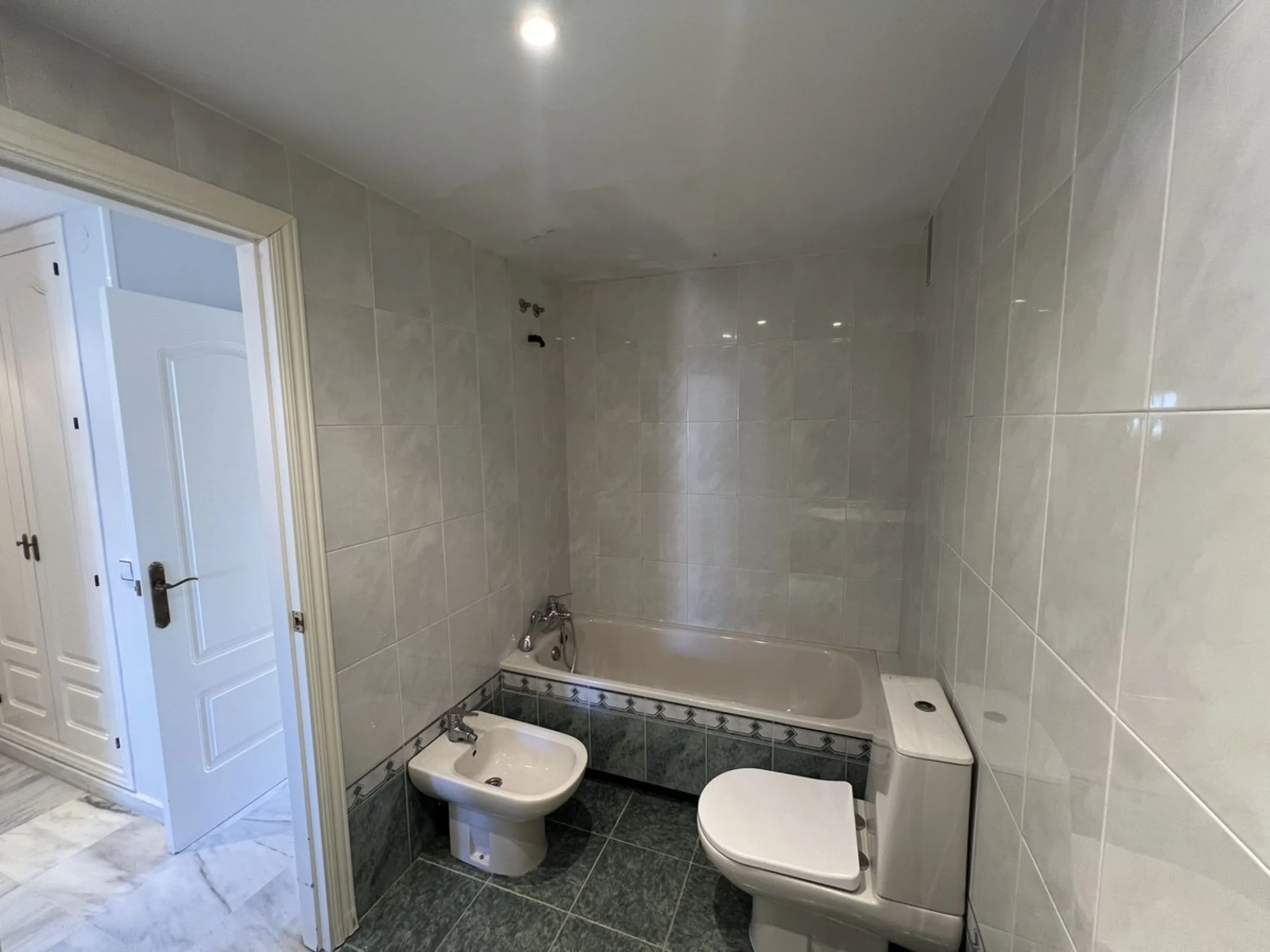 Apartment - Middle Floor Apartment в продаже в Málaga, Málaga. В доме 2 спален и 2 ванных комнат. Площадь дома 123 м²
