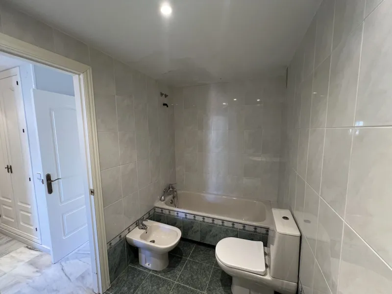 Apartment - Middle Floor Apartment в продаже в Málaga, Málaga. В доме 2 спален и 2 ванных комнат. Площадь дома 123 м²