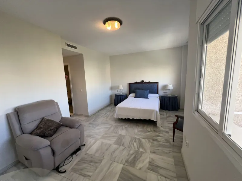 Apartment - Middle Floor Apartment в продаже в Málaga, Málaga. В доме 2 спален и 2 ванных комнат. Площадь дома 123 м²
