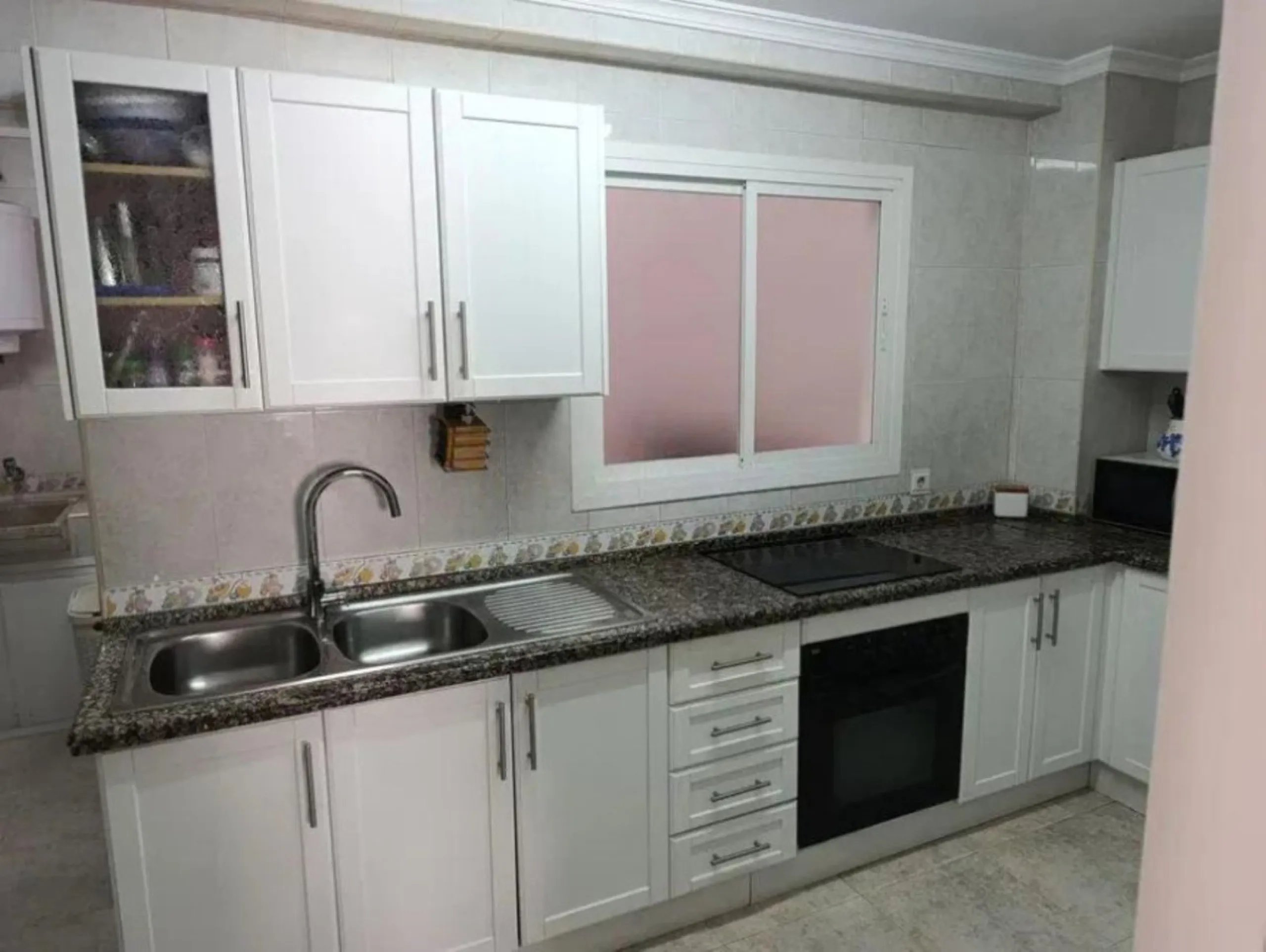Middle Floor Apartment, Marbella, Costa del Sol.