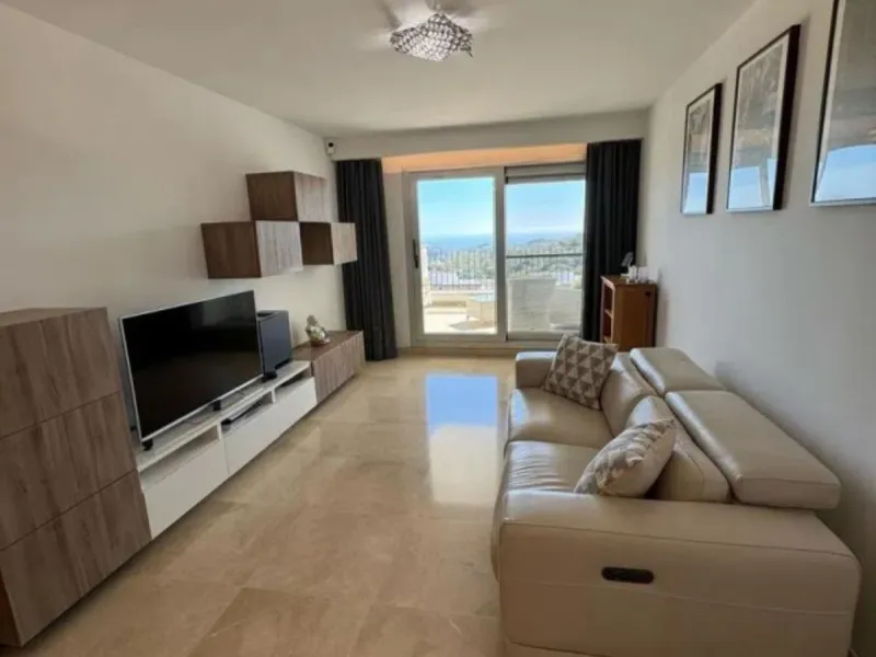 Stunning corner first-floor apartment with superb sea and mountain views, located in the protected area of La Mairena (UNESCO Biosphere Reserve) on the hills above Elviria.