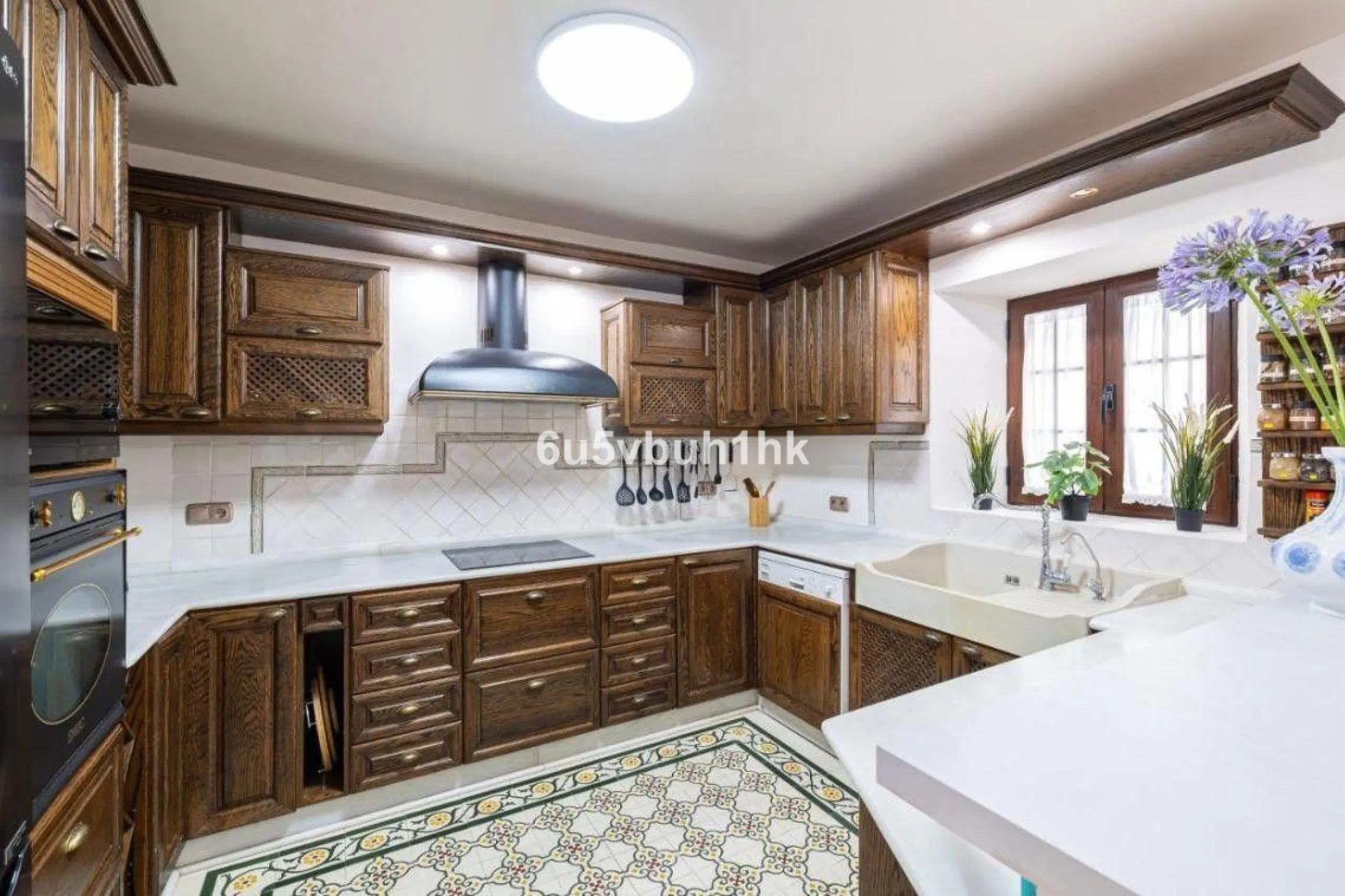 We present this beautiful home, located in the heart of Fuengirola, a gem lovingly restored with respect for its historic origins. The property retains original features that add character and exclusivity, such as its charming Sevillian patio and carefull