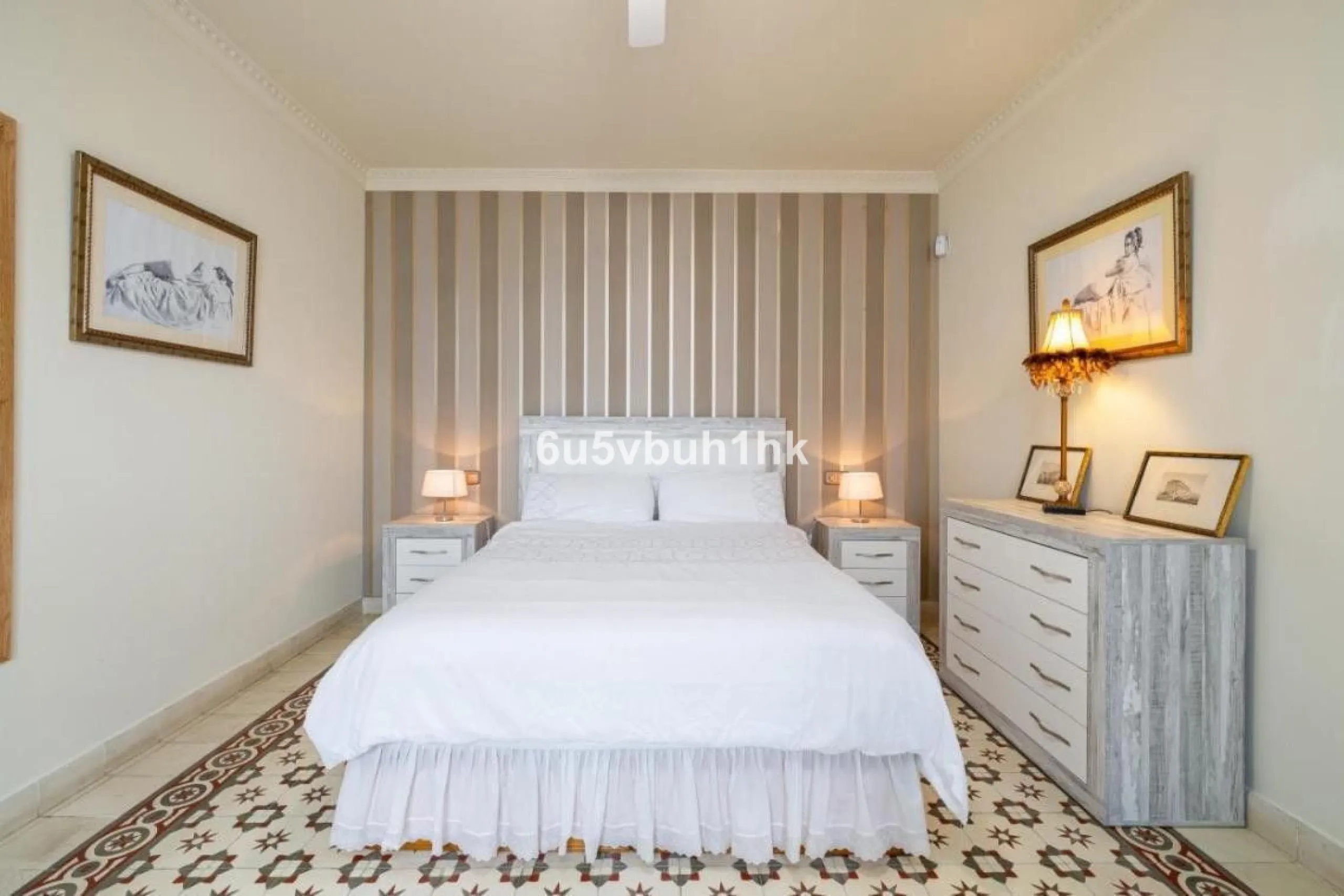 We present this beautiful home, located in the heart of Fuengirola, a gem lovingly restored with respect for its historic origins. The property retains original features that add character and exclusivity, such as its charming Sevillian patio and carefull