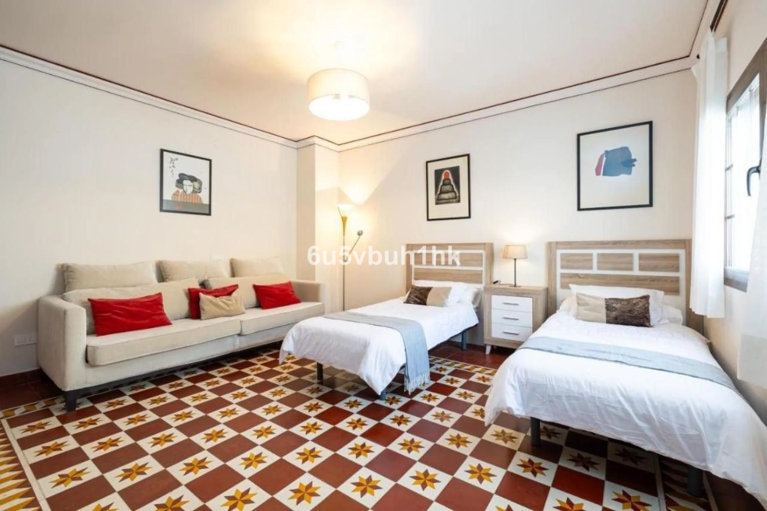 We present this beautiful home, located in the heart of Fuengirola, a gem lovingly restored with respect for its historic origins. The property retains original features that add character and exclusivity, such as its charming Sevillian patio and carefull