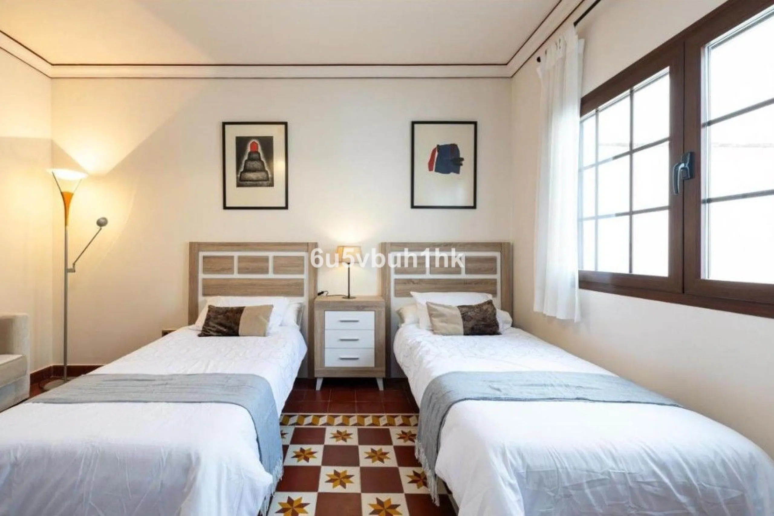 We present this beautiful home, located in the heart of Fuengirola, a gem lovingly restored with respect for its historic origins. The property retains original features that add character and exclusivity, such as its charming Sevillian patio and carefull