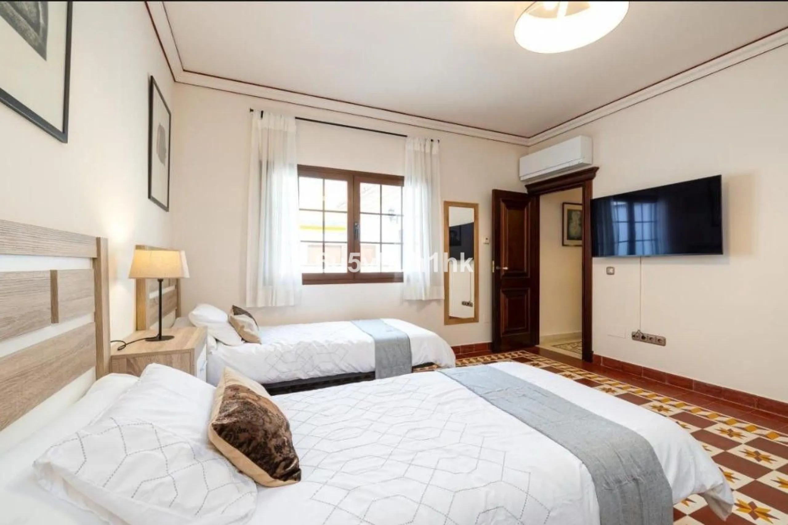 We present this beautiful home, located in the heart of Fuengirola, a gem lovingly restored with respect for its historic origins. The property retains original features that add character and exclusivity, such as its charming Sevillian patio and carefull