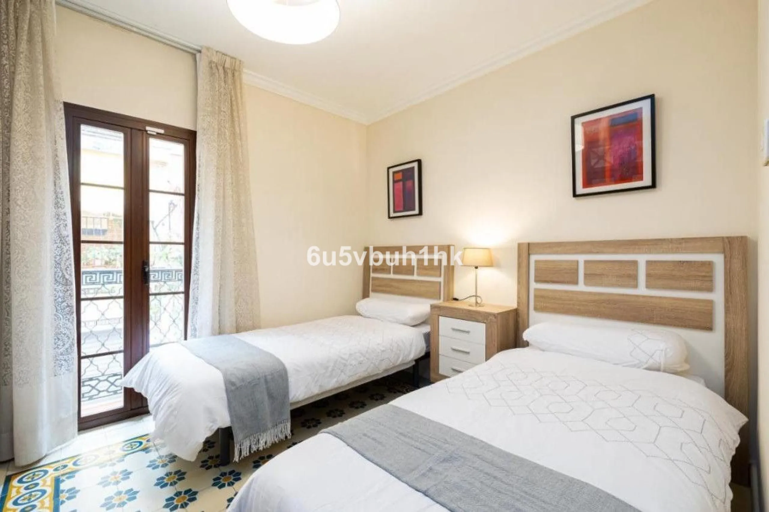 We present this beautiful home, located in the heart of Fuengirola, a gem lovingly restored with respect for its historic origins. The property retains original features that add character and exclusivity, such as its charming Sevillian patio and carefull
