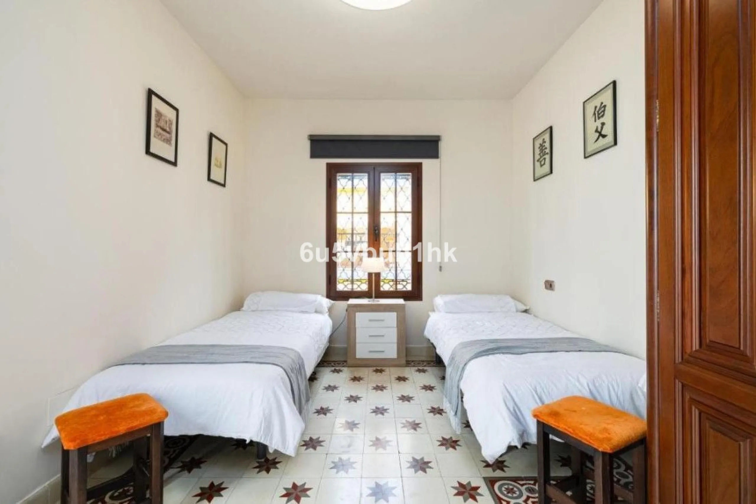 We present this beautiful home, located in the heart of Fuengirola, a gem lovingly restored with respect for its historic origins. The property retains original features that add character and exclusivity, such as its charming Sevillian patio and carefull