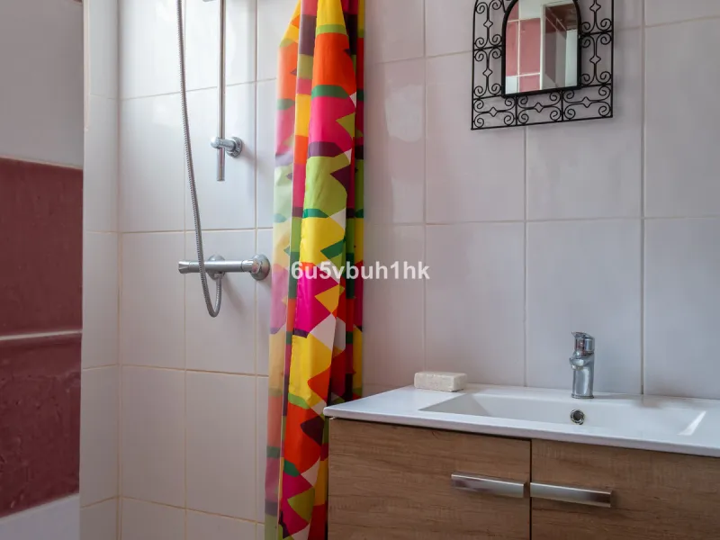 Nestled in the countryside between the towns of Alhaurin el Grande and Coin is this wonderful three bedroom property. With easy access to the main road, from its´elevated position this home offers breathtaking views across the surrounding countryside to t