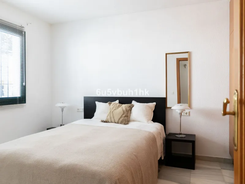 A wonderful opportunity to purchase a bright south-facing apartment in one of the most desirable residential complexes in Benalmádena — the beautiful Pueblo del Parque, located next to the famous Parque de la Paloma.