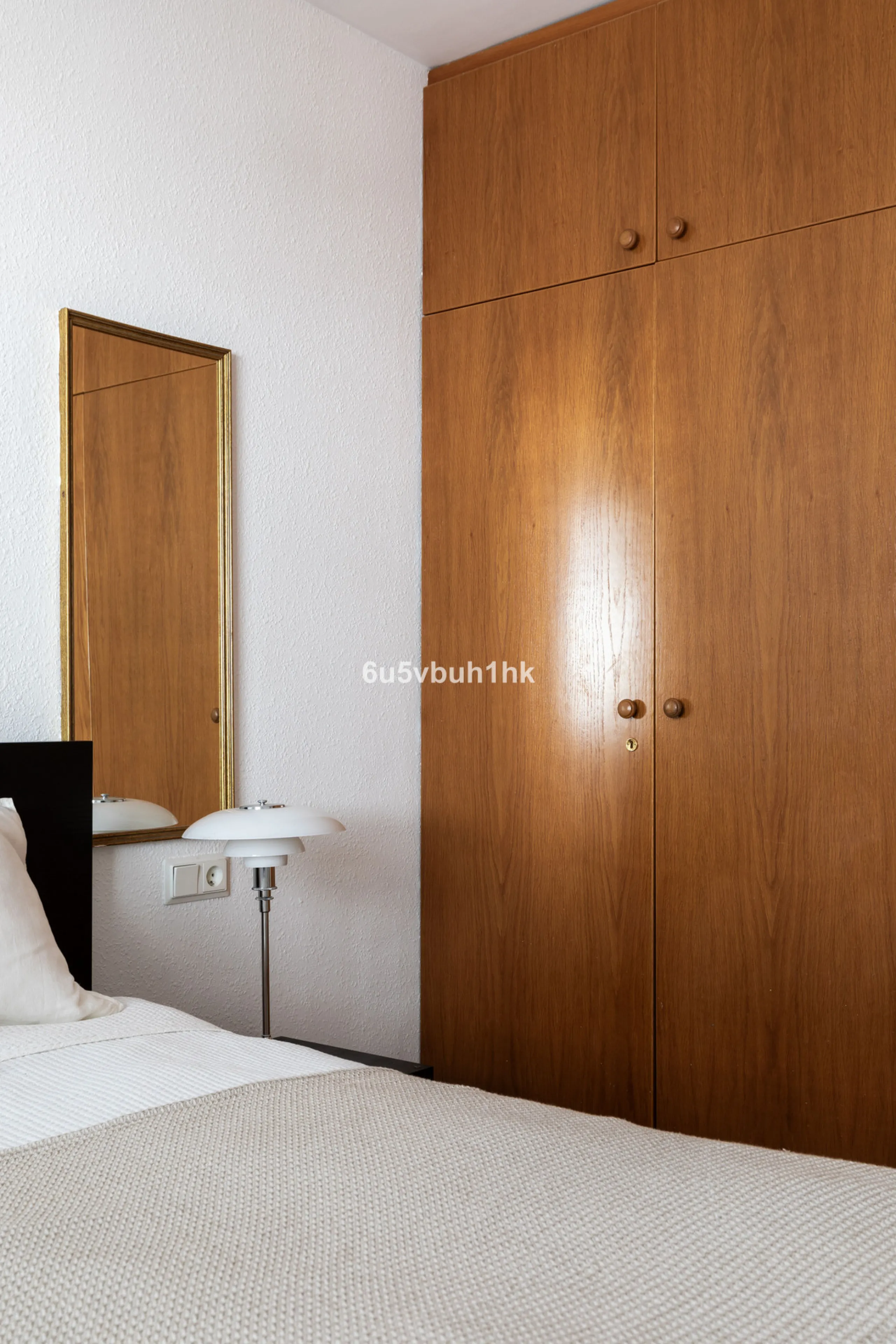 A wonderful opportunity to purchase a bright south-facing apartment in one of the most desirable residential complexes in Benalmádena — the beautiful Pueblo del Parque, located next to the famous Parque de la Paloma.