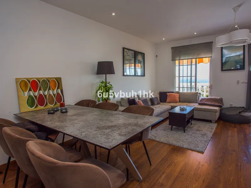 House - Townhouse в продаже в Benalmadena, Málaga. В доме 4 спален и 3 ванных комнат. Площадь дома 200 м². Площадь участка 200 м²