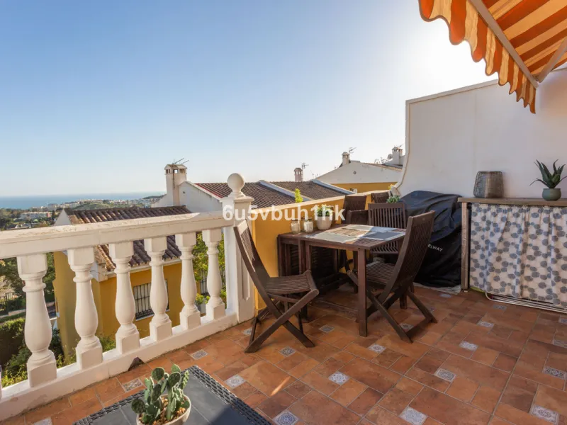 House - Townhouse в продаже в Benalmadena, Málaga. В доме 4 спален и 3 ванных комнат. Площадь дома 200 м². Площадь участка 200 м²