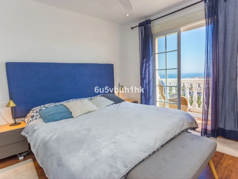 House - Townhouse в продаже в Benalmadena, Málaga. В доме 4 спален и 3 ванных комнат. Площадь дома 200 м². Площадь участка 200 м²