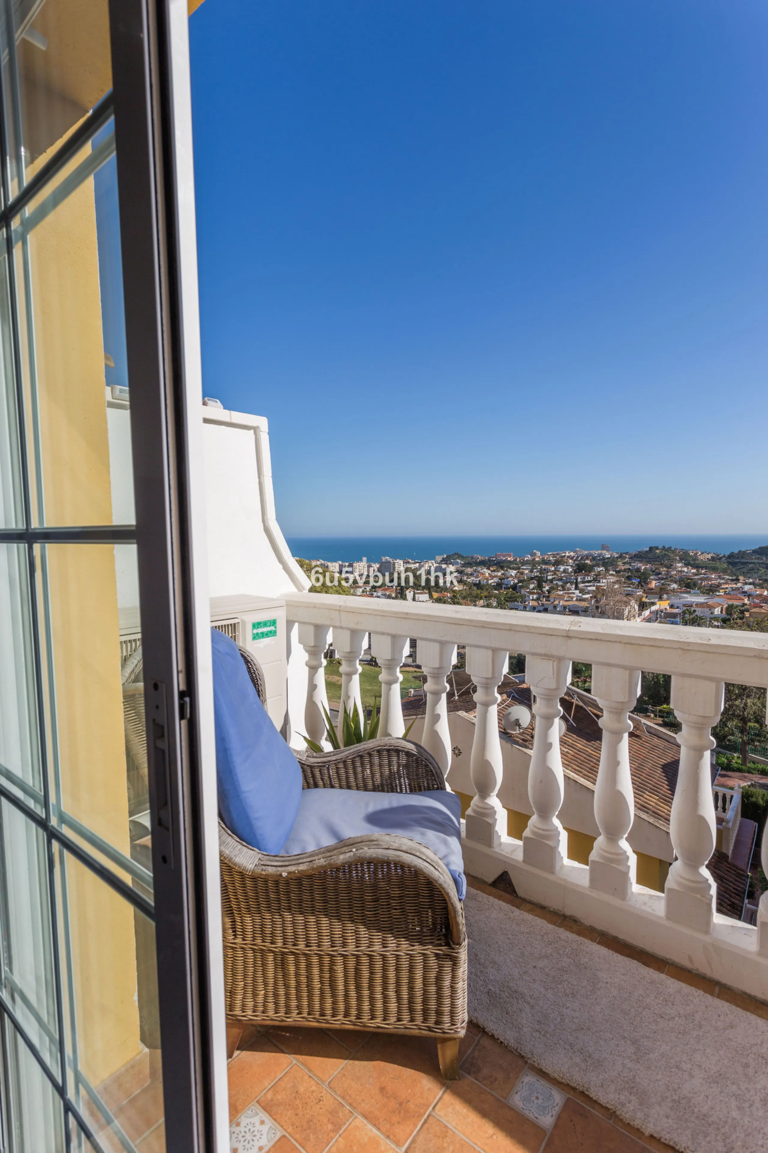House - Townhouse в продаже в Benalmadena, Málaga. В доме 4 спален и 3 ванных комнат. Площадь дома 200 м². Площадь участка 200 м²